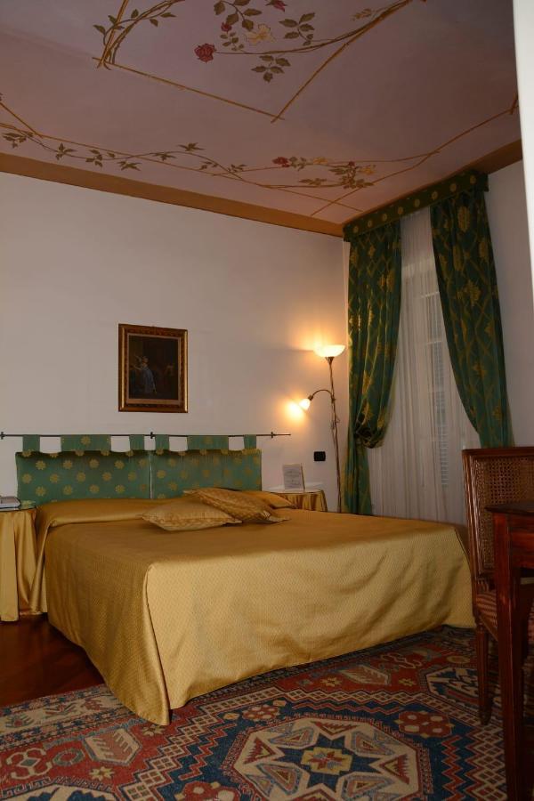 Palazzo Finati Bed & Breakfast Alba  Luaran gambar