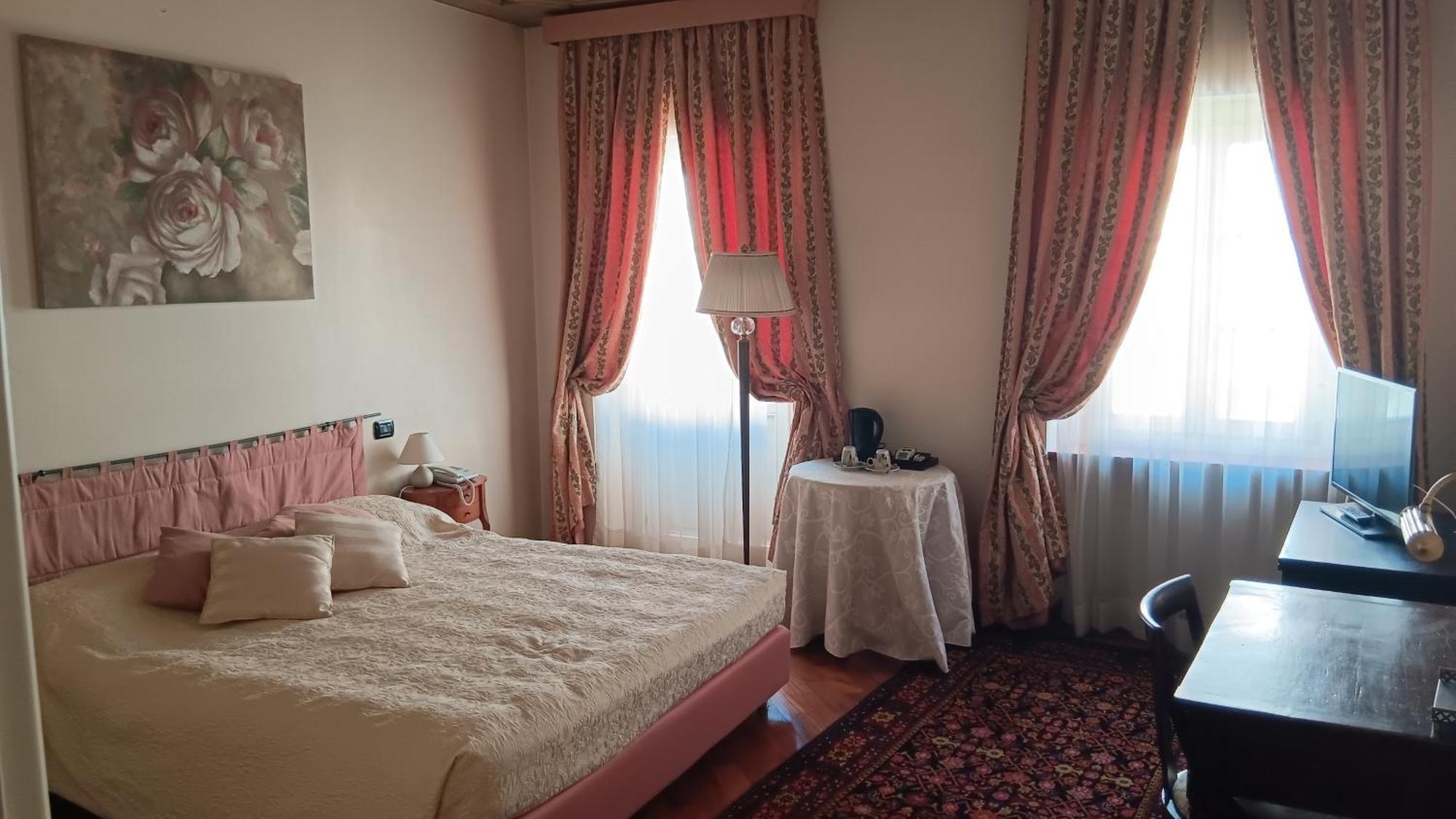 Palazzo Finati Bed & Breakfast Alba  Luaran gambar
