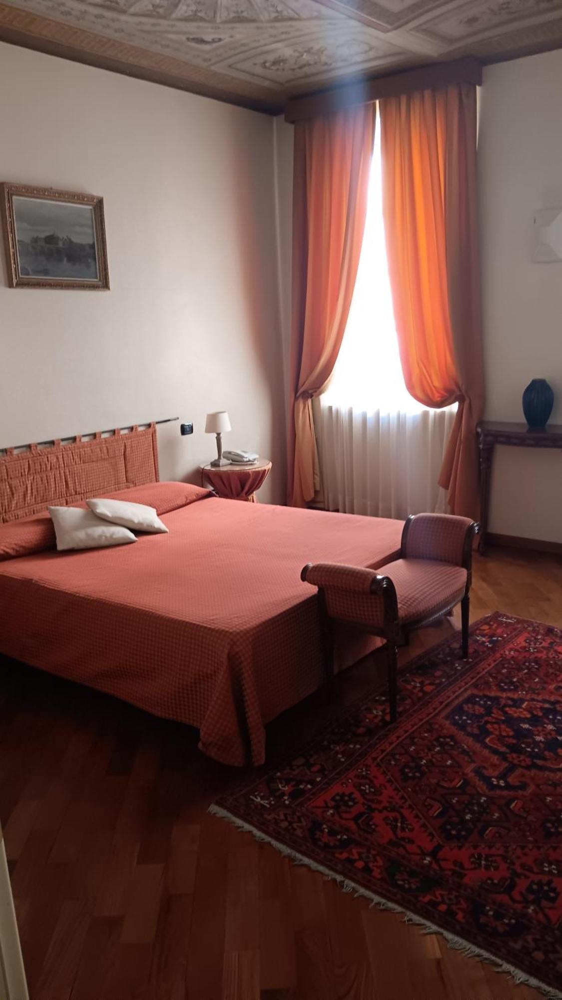 Palazzo Finati Bed & Breakfast Alba  Luaran gambar